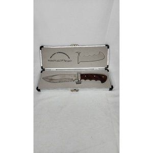 Maxam Military Commemorative Commando Knife in Aluminum Gun Style Case